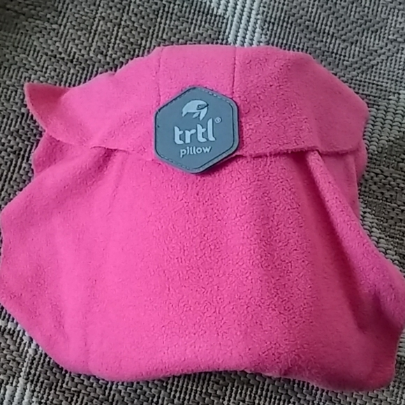 LAST One TRTL airplane travel pillow unisex. - Picture 2 of 4